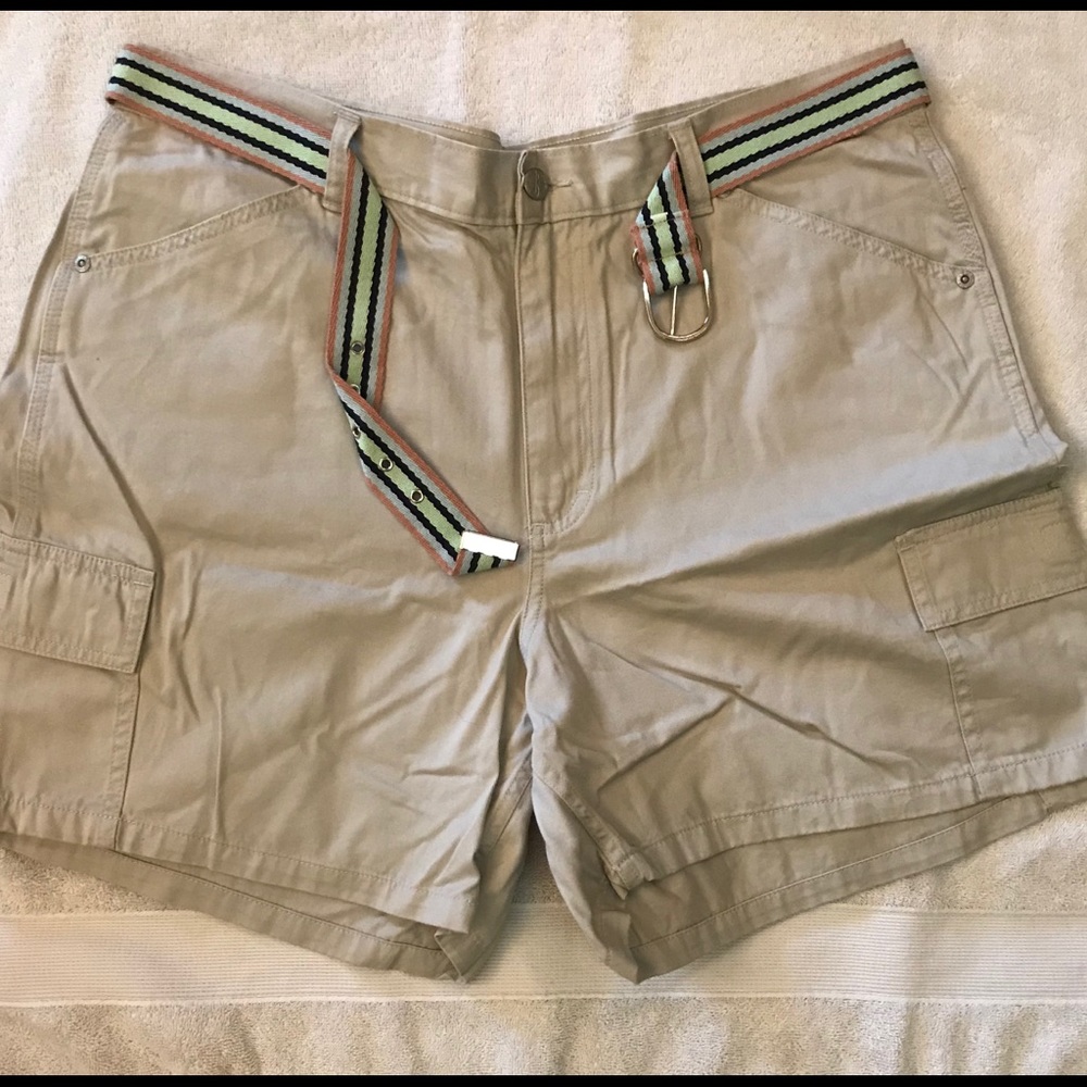Riders shorts with belt